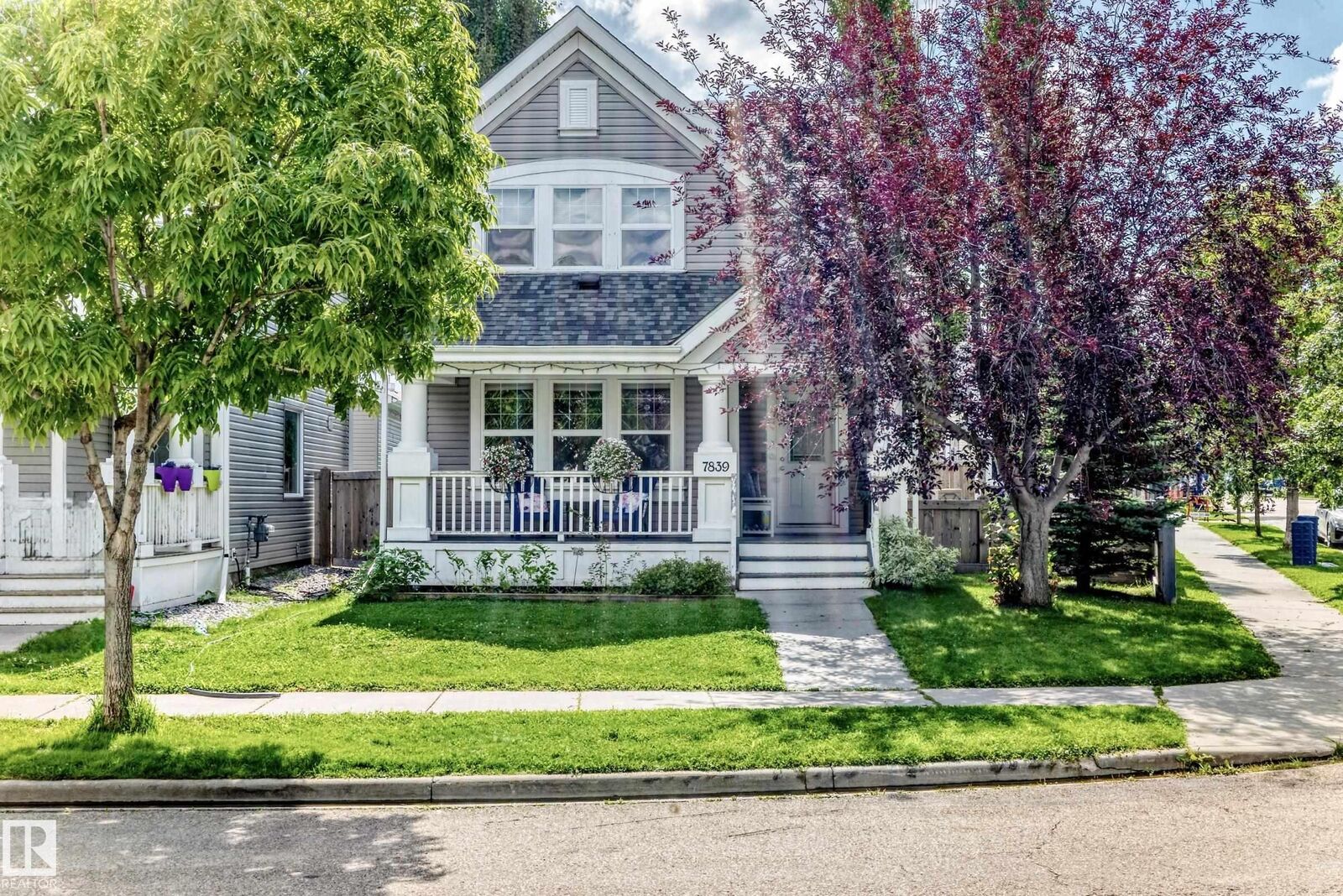 Property Photo:  7839 14 Avenue SW  AB T6X 1H3 