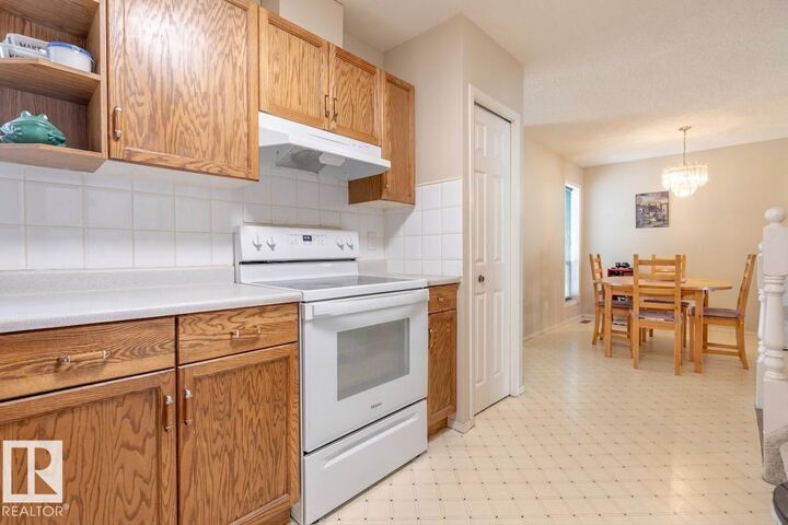 Property Photo: 3311 58 Street NW 48 AB T6L 6X3