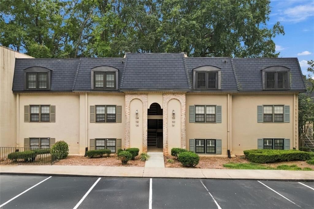 Property Photo: 135 Elysian Way NW GA 30327