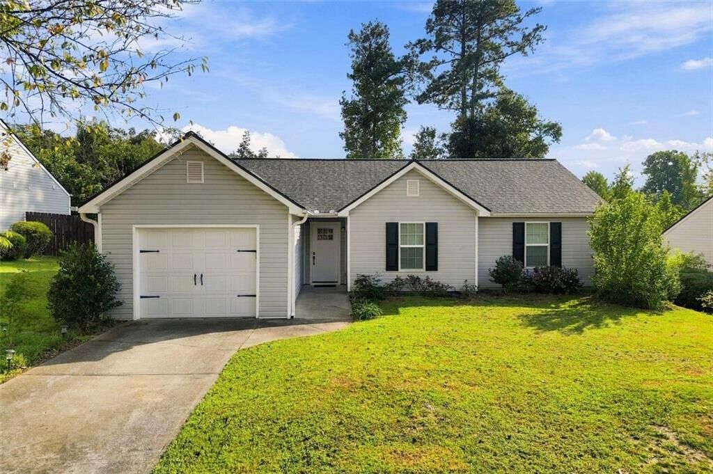 Property Photo:  1215 Hillcrest Glenn Circle  GA 30518 