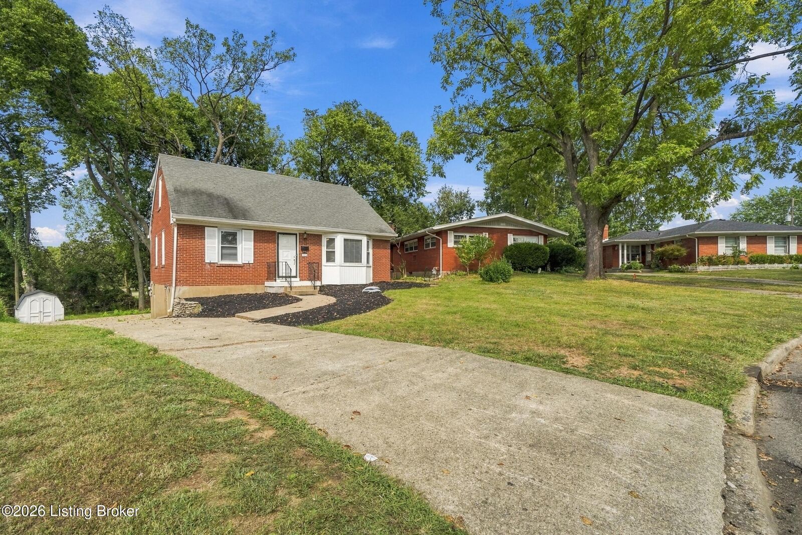 Property Photo:  2015 Tyrone Dr  KY 40218 