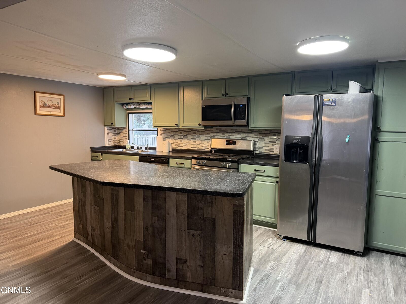 Property Photo:  4138 Arlington Drive  ND 58503 