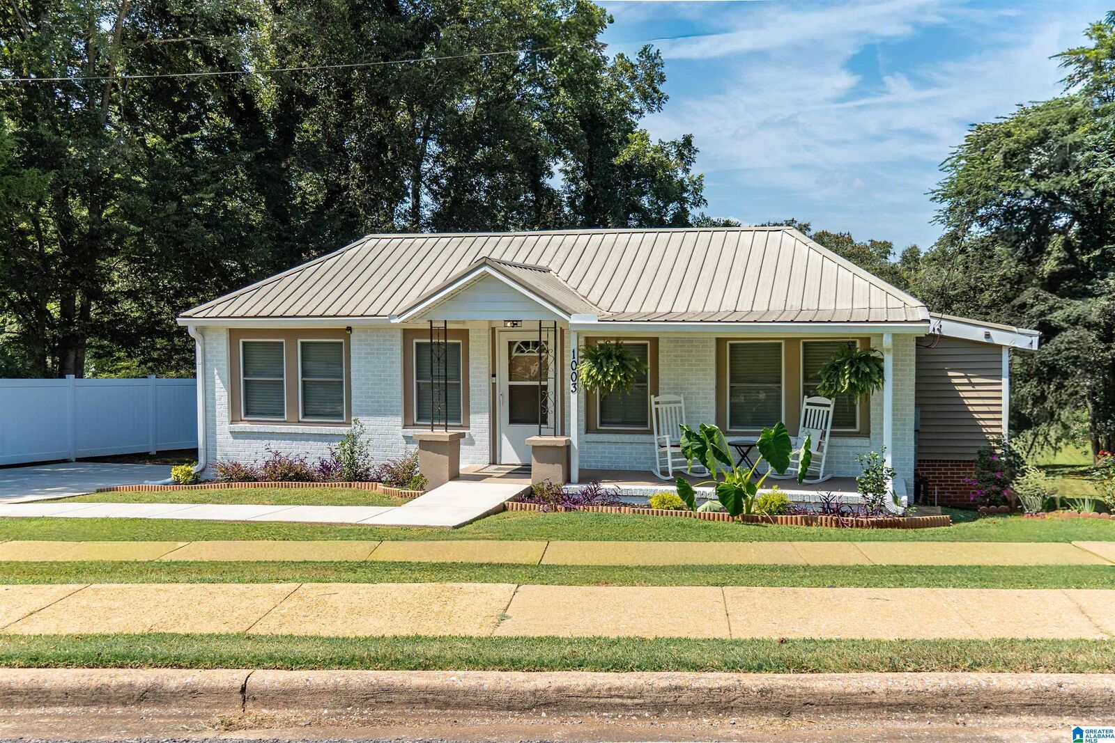 Property Photo:  983 W Battle Street  AL 35160 