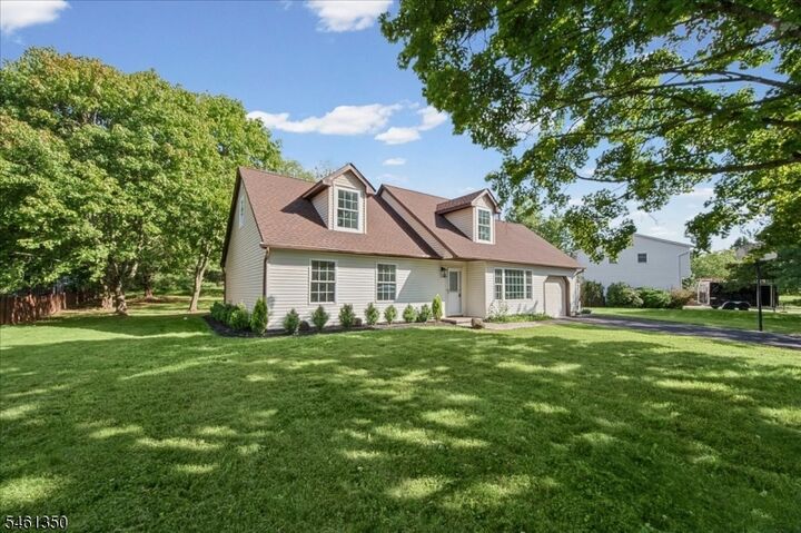 Property Photo:  17 Londonderry Dr  NJ 08822 
