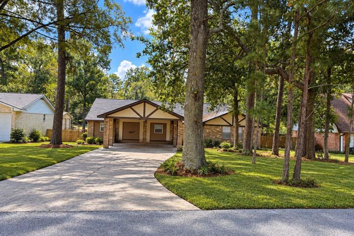 Property Photo: 111 Rigby Owen Road TX 77304