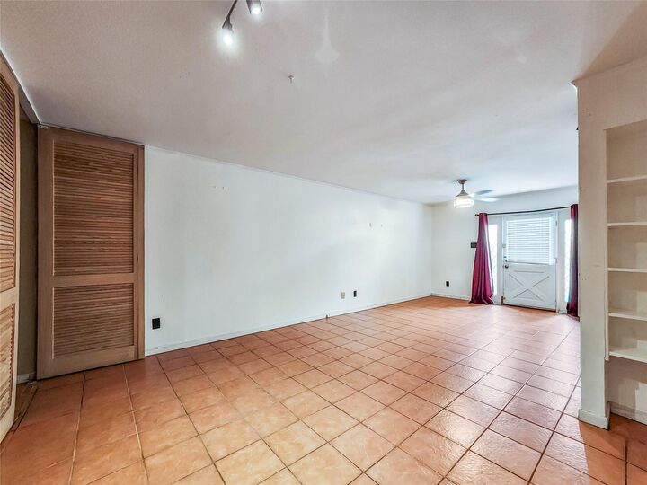 Property Photo:  3131 Cummins Street 15  TX 77027 