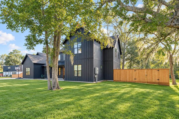 Property Photo:  2901 Shady Lane  TX 77598 