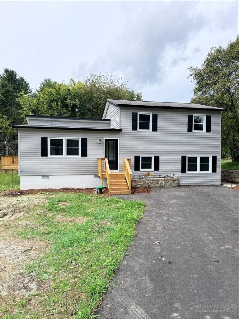 Property Photo:  310 Clay Hodges Road  NC 28607 