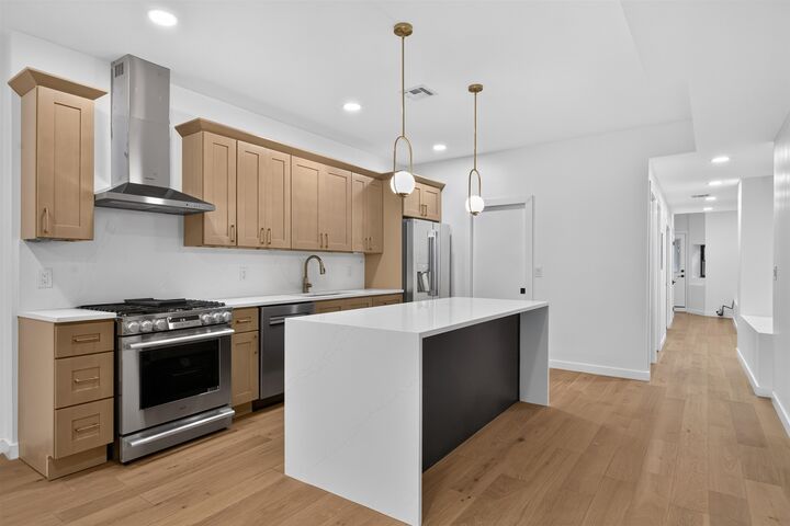Property Photo:  188 Webster Ave 1  NJ 07307 