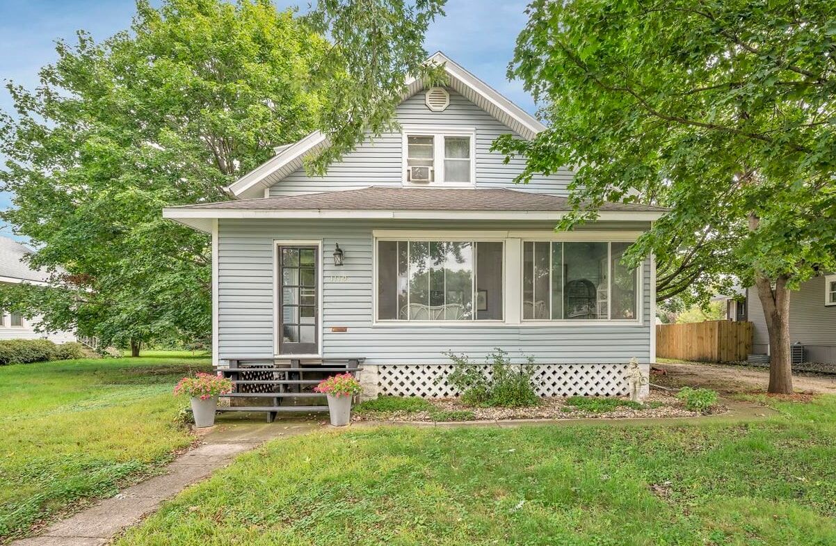 Property Photo:  1110 M Avenue  IA 51351 