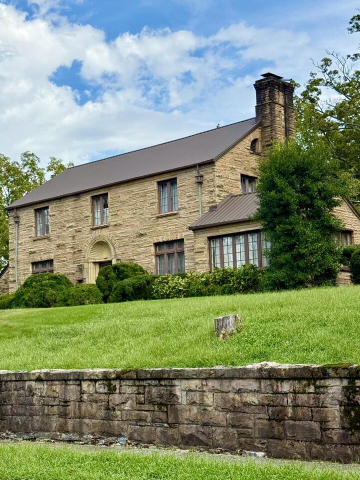 Property Photo: 412 Englewood Road KY 40965