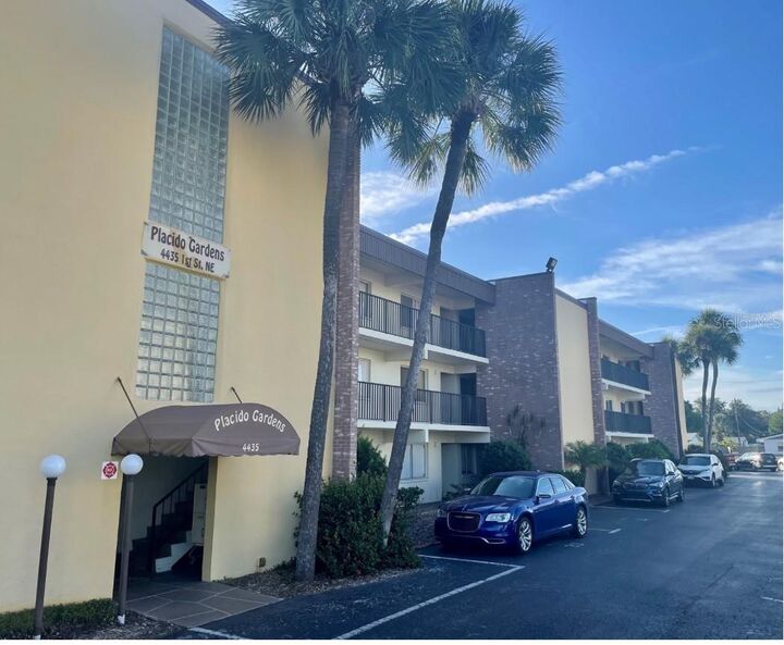 Property Photo: 4435 1st Street NE 308 FL 33703
