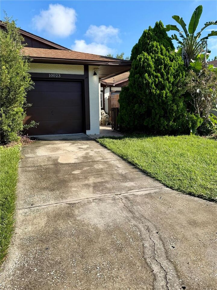 Property Photo:  10023 Brightfield Court  FL 32821 