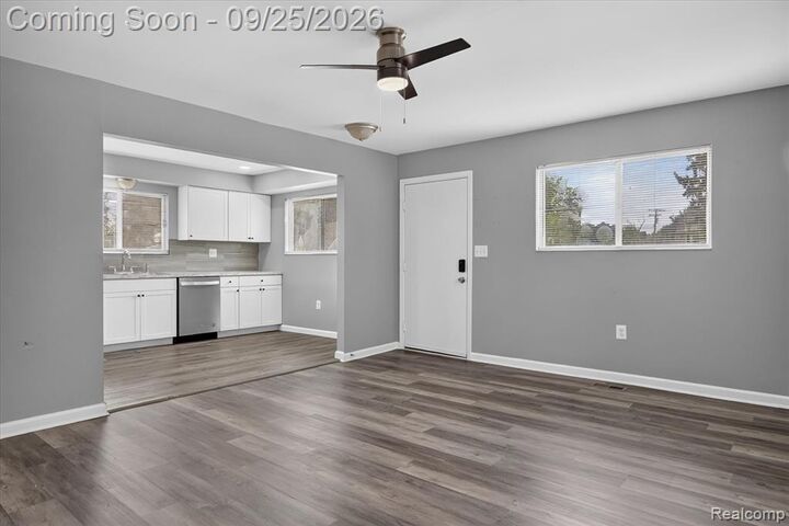 Property Photo:  7504 Lozier Avenue  MI 48091 2010 