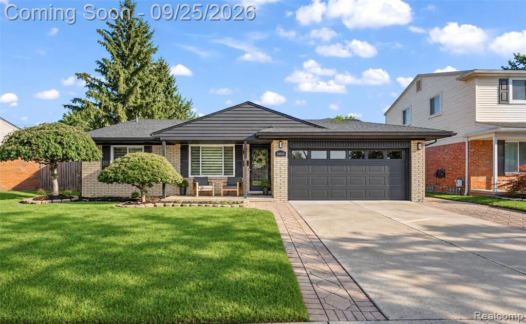 Property Photo: 29510 Lyndon Street MI 48154 4400