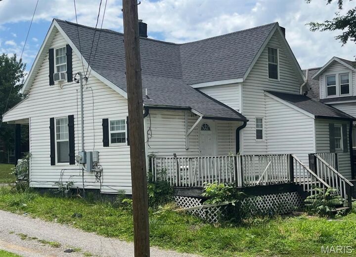 Property Photo: 918 William Street MO 63703