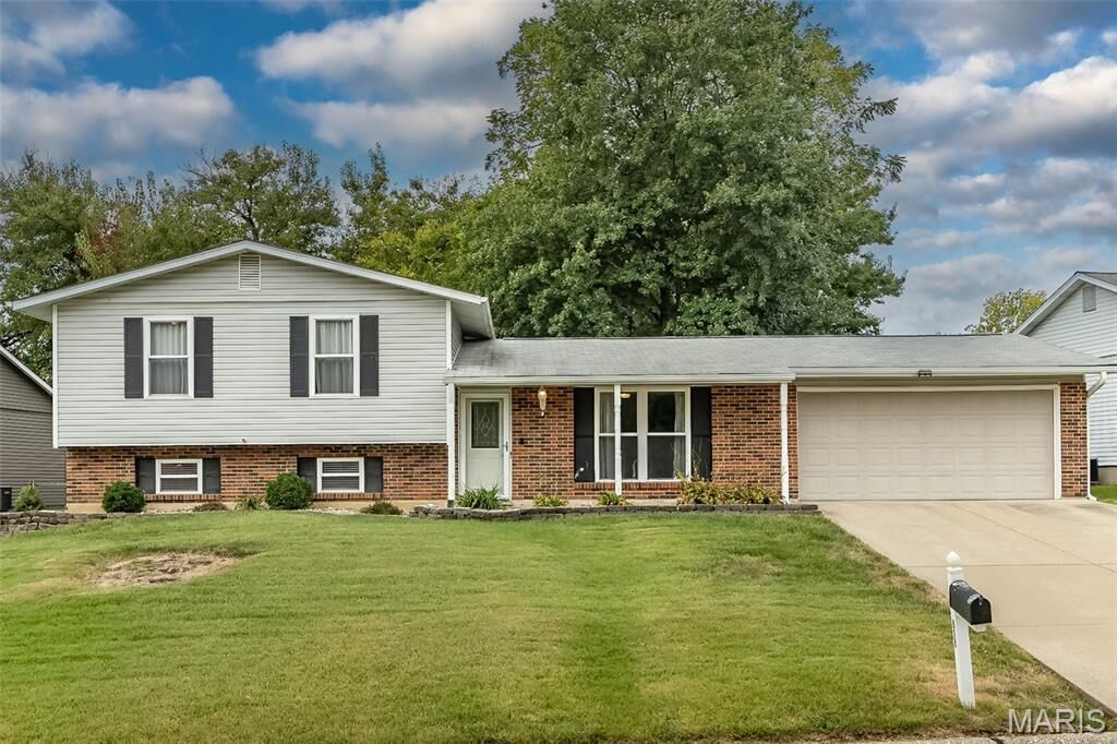 Property Photo:  615 Country Lake Drive  MO 63376 