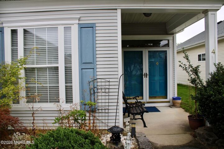 Property Photo:  4 Summerlawn Drive  NJ 08701 