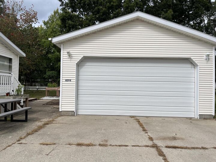 Property Photo: 4094 Latas Lane N MI 49442