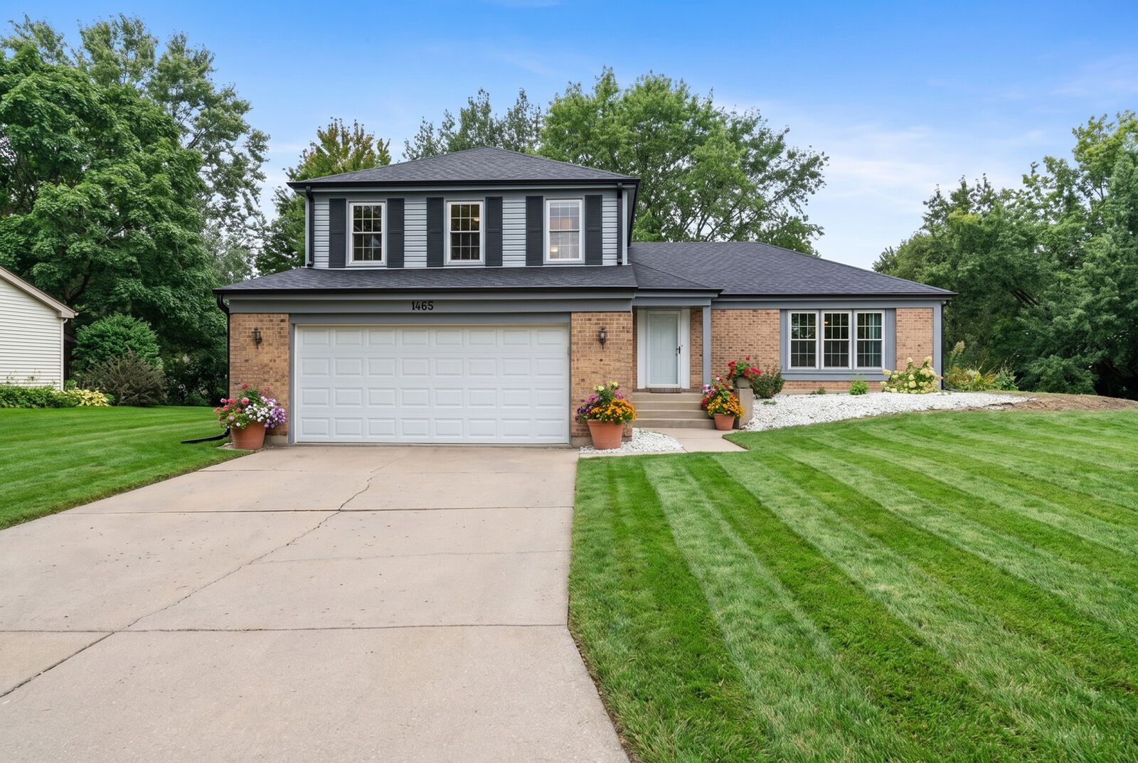 Property Photo:  1465 Jasper Drive  IL 60189 