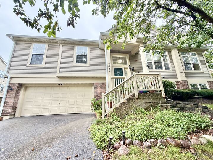 Property Photo: 2820 N Greenwood Avenue IL 60004