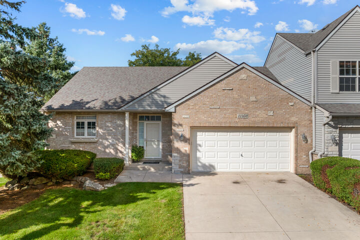 Property Photo:  