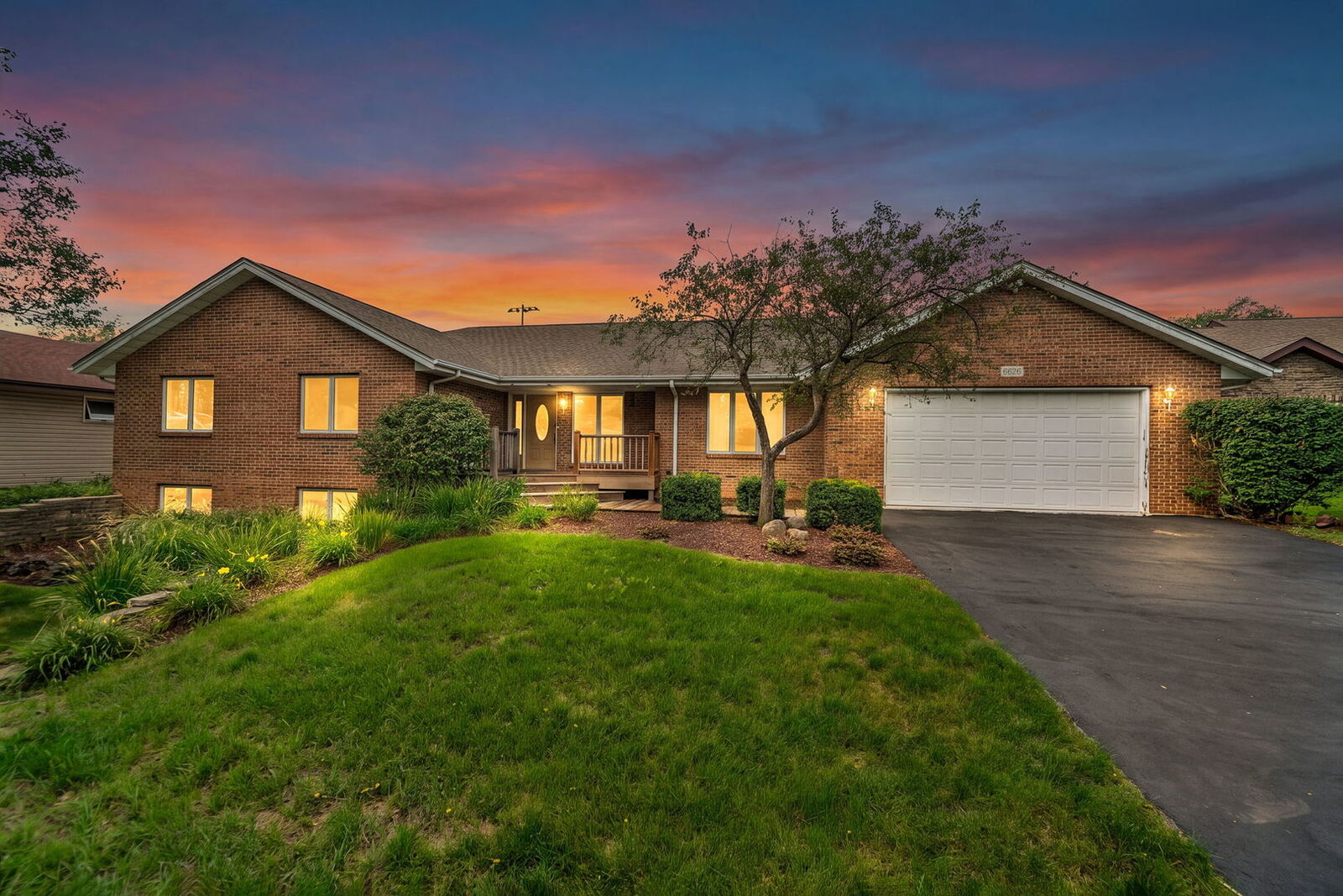 Property Photo:  6626 Shadybrook Trail  IL 61111 