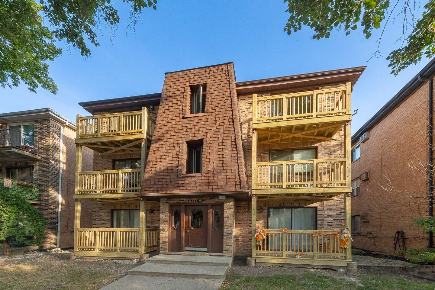Property Photo:  6612 W 64th Place 2W  IL 60638 