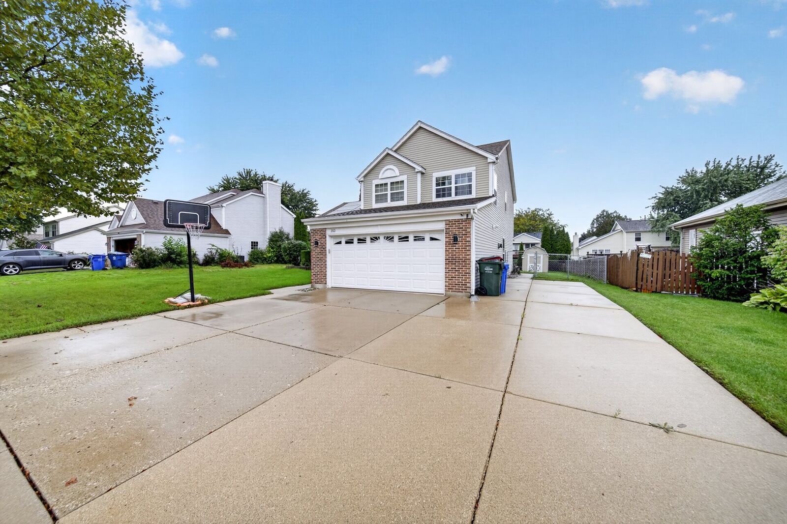 Property Photo:  353 Valley Forge Avenue  IL 60177 