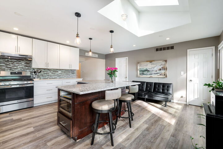 Property Photo: 4241 Washington Street IL 60515