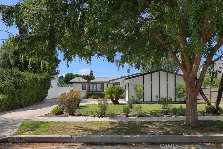 Property Photo: 6629 Melba Ave CA 91307