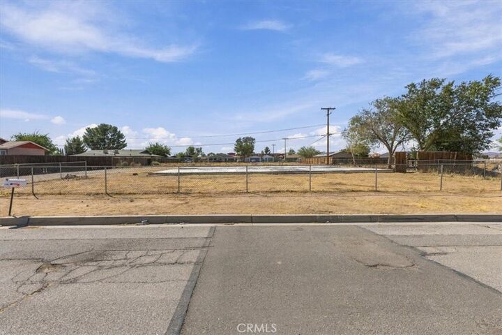 Property Photo:  18262 Cherimoya  CA 92301 