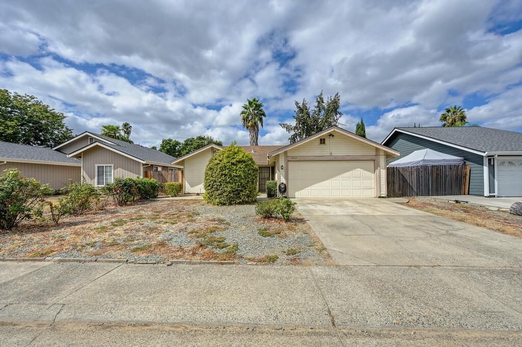 Property Photo: 7917 Daffodil Way CA 95610