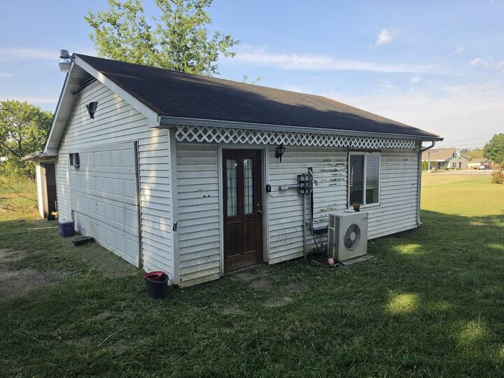 Property Photo:  1205 E Church St  TN 37141 
