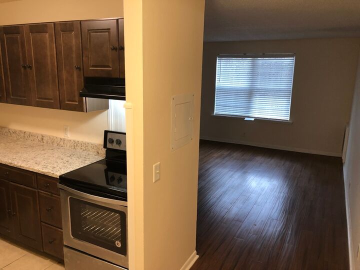 Property Photo: 441 Harding Pl B3 TN 37211