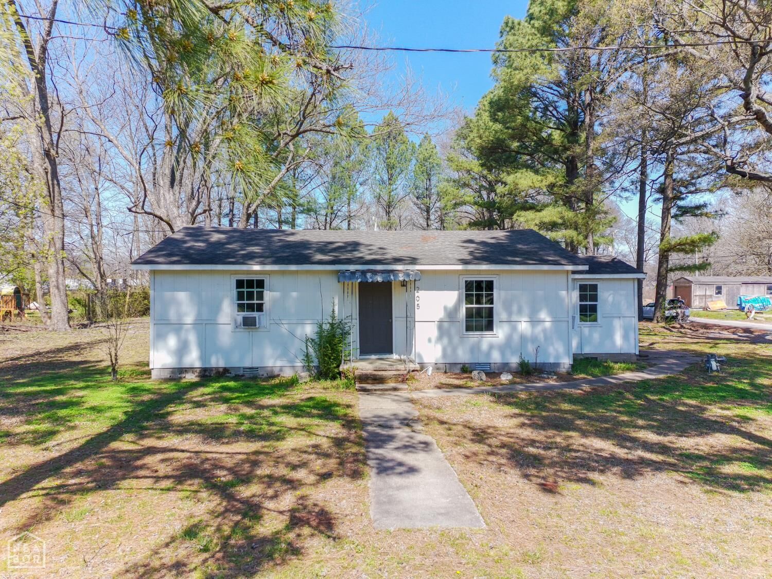 Property Photo:  205 E Matthews Street  AR 72417 