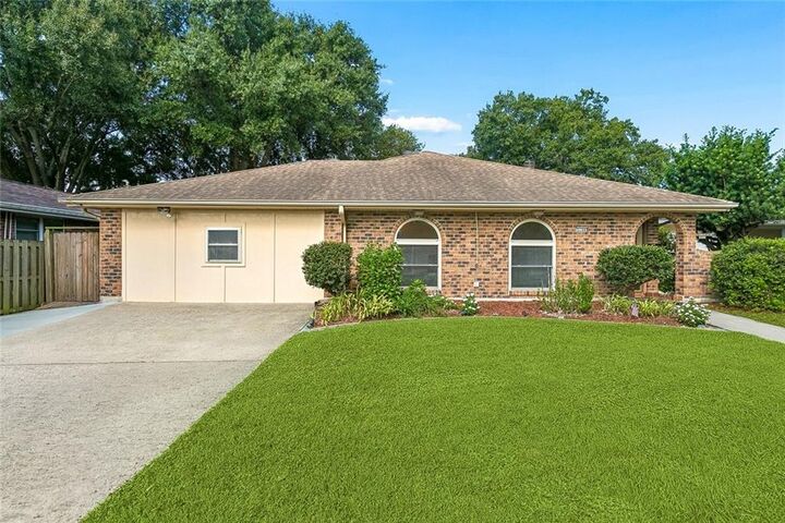 Property Photo:  5108 Elmwood Parkway  LA 70003 