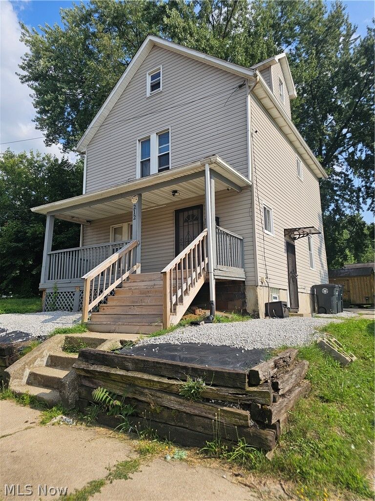 Property Photo: 212 E Miller Avenue OH 44301