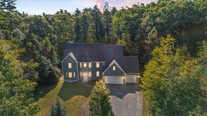 Property Photo: 6 Dunnmoore Drive NH 03304