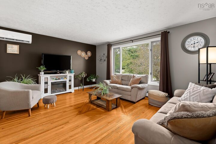 Property Photo: 2 Joan Eleanor Drive NS B2W 5Z9