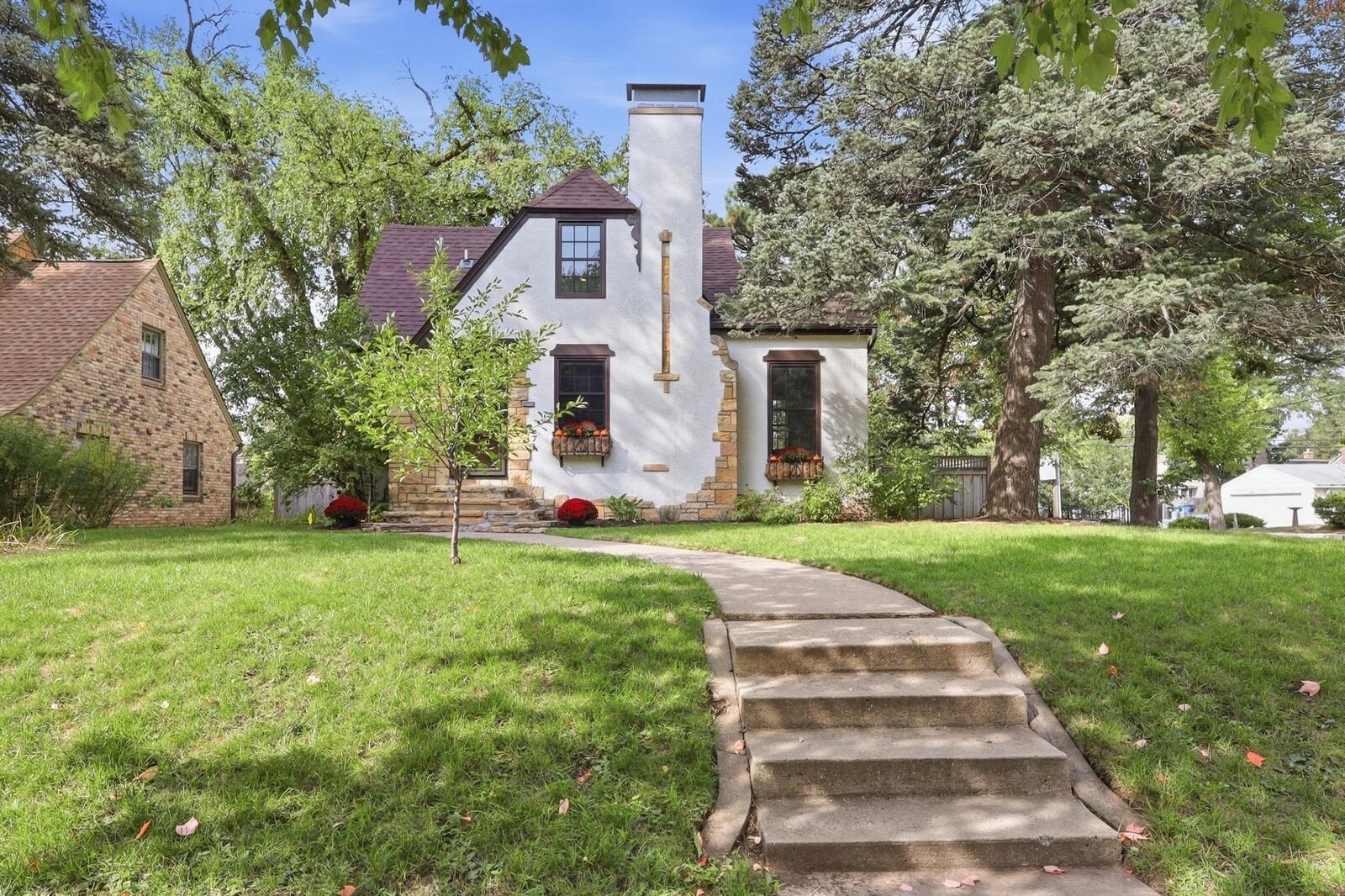 Property Photo:  5600 Dupont Avenue S  MN 55419 