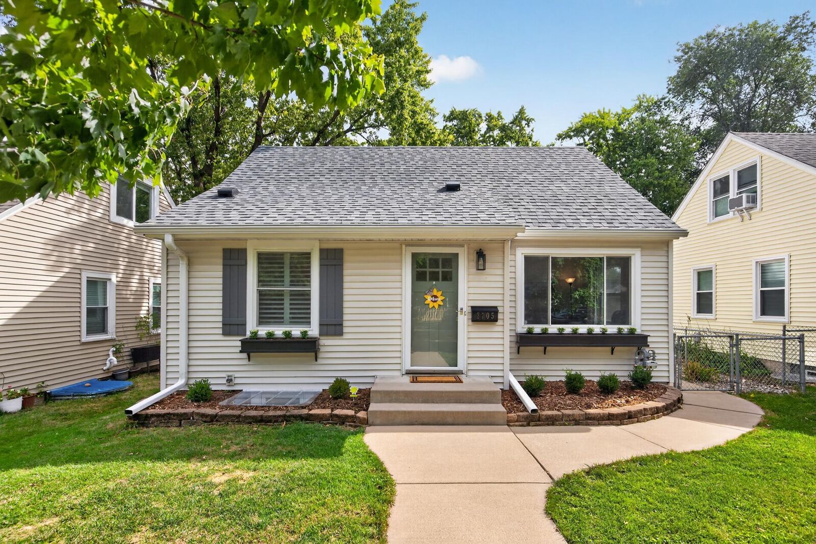 Property Photo:  2705 Georgia Avenue S  MN 55426 
