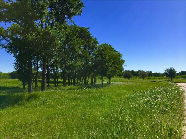 Property Photo:  401 Roberts Court  TX 76258 