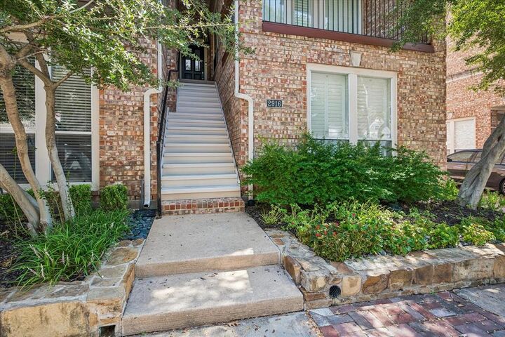 Property Photo: 2916 Thomas Avenue TX 75204