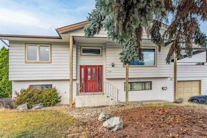 Property Photo: 758 Josselyn Court BC V1X 6A4
