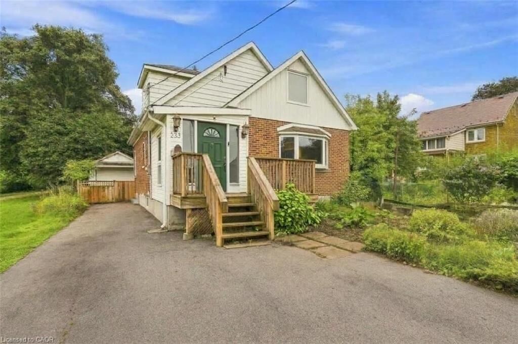 Property Photo:  233 Mansion Street  ON N2H 2K5 