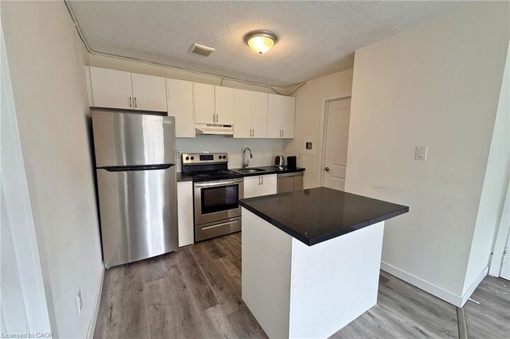 Property Photo:  120 Charles Street 9  ON L8P 3E6 