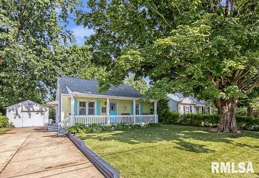 Property Photo:  117 Vine Street  IL 61571 