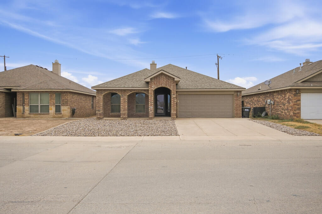 Property Photo: 6106 Spahn St TX 79706
