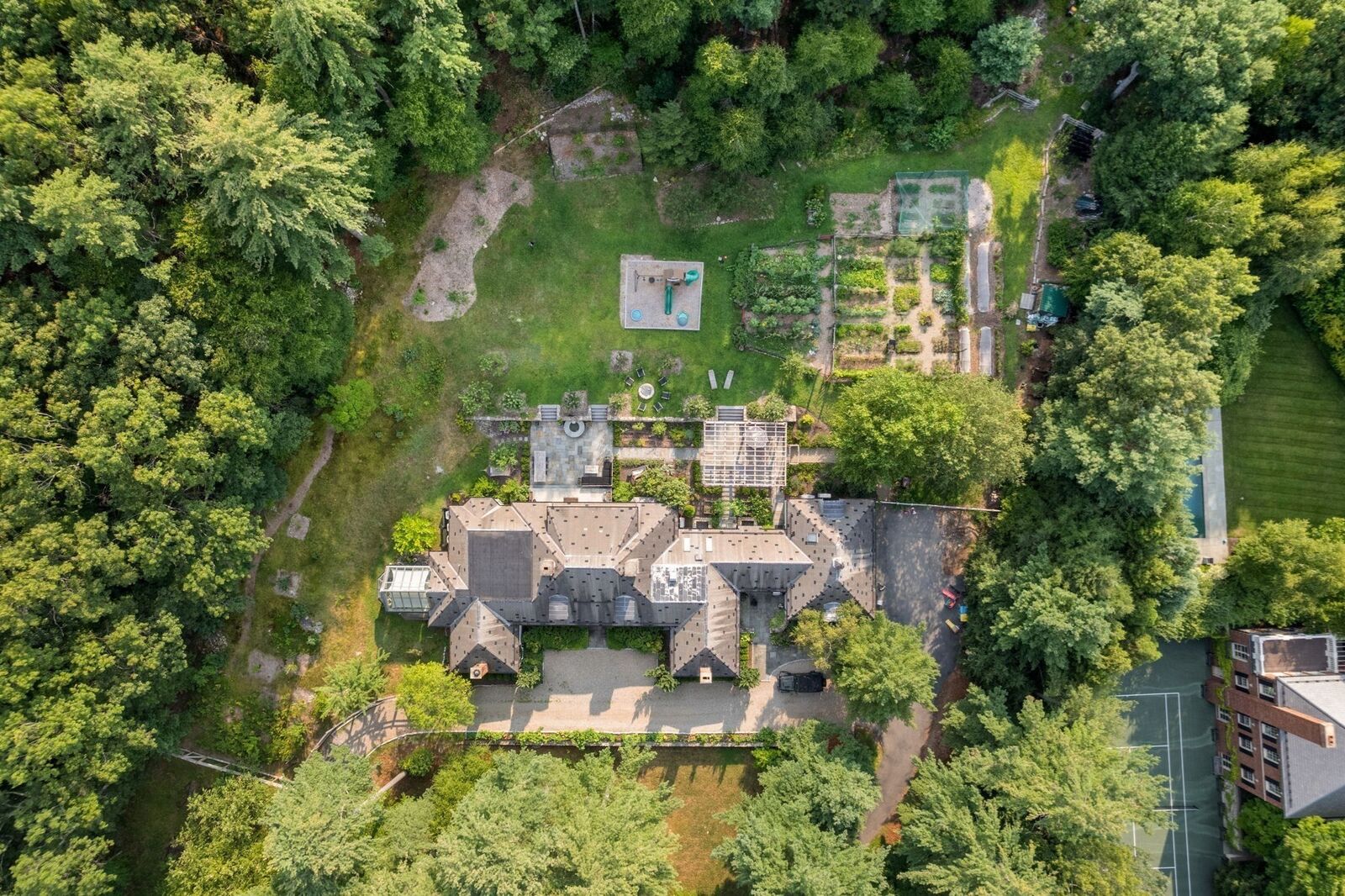 Property Photo:  150 Pond Road  MA 02482 